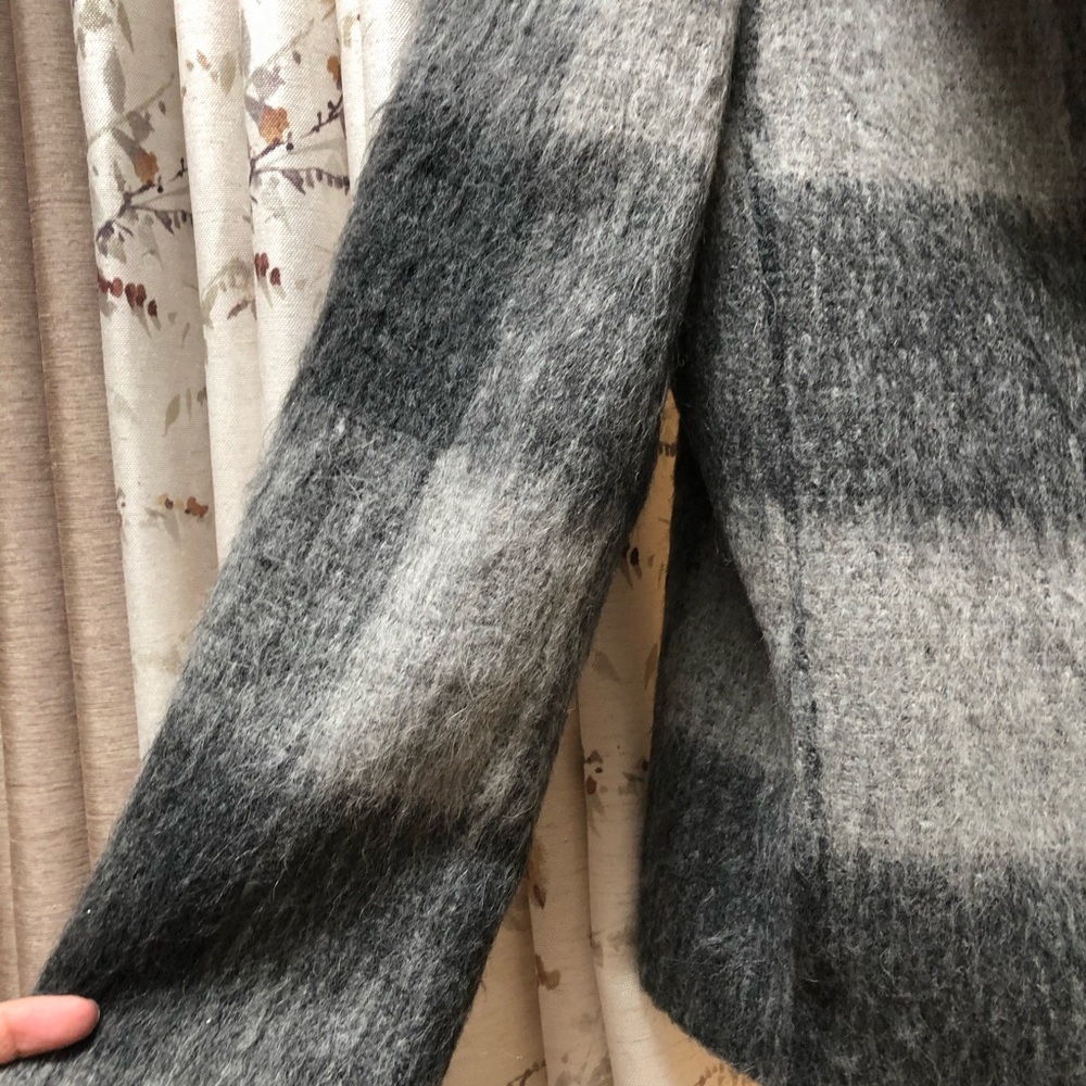 Fuzzy flannel jacket - Picture 3 of 4